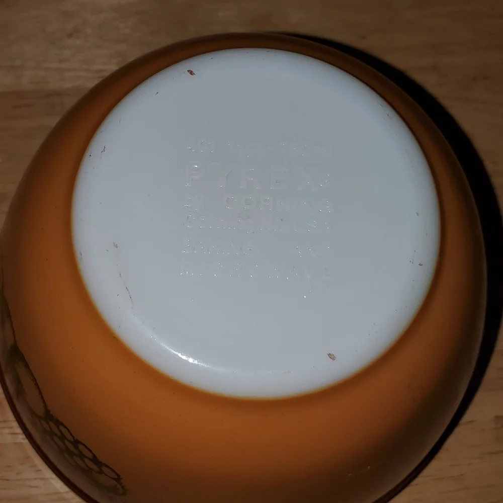 Pyrex vintage mixing bowls